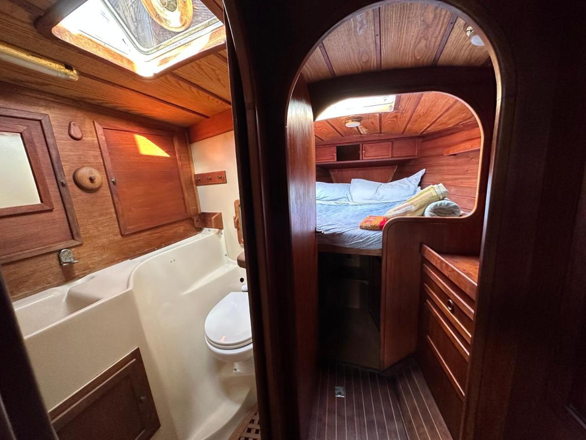 Unique Wooden Sail Yacht + 2 Bikes Included! Ξενοδοχείο Sant Adria de Besos Εξωτερικό φωτογραφία