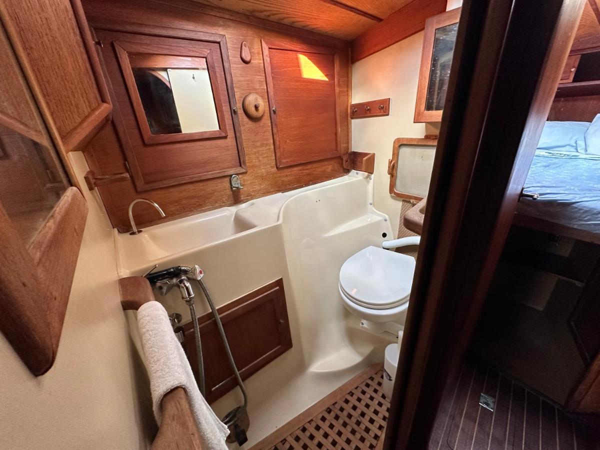 Unique Wooden Sail Yacht + 2 Bikes Included! Ξενοδοχείο Sant Adria de Besos Εξωτερικό φωτογραφία