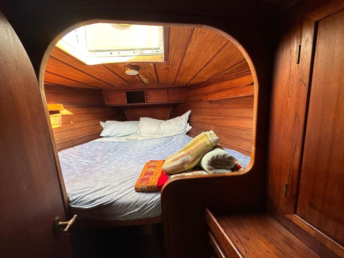 Unique Wooden Sail Yacht + 2 Bikes Included! Ξενοδοχείο Sant Adria de Besos Εξωτερικό φωτογραφία